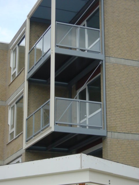 Balkonhekken-glas-aluminium-Heemskerk-Cepu-Constructions.JPG