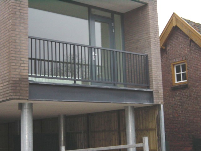 Balkonhekken-spijlen-aluminium-Veghel-Cepu-Constructions.JPG