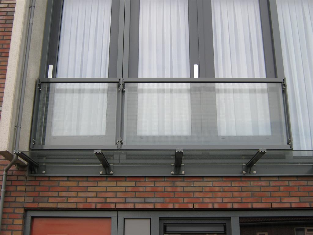 Frans-balkonhek-glas-folie-CEPU-aluminium.jpg