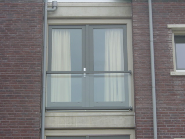 Frans-balkonhek-tussen-regels-CEPU-aluminium.JPG