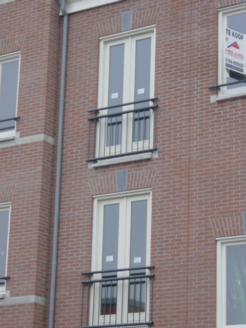 Franse-balkonhekken-leuning-spijlen-aluminium-Bergen-op-Zoom-Cepu.JPG