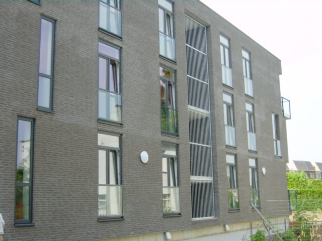 Franse-balkonhekken-met-glas-Maastricht-Cepu-Constructions.JPG