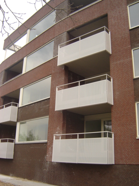 Geperforeerde-balkonhekken-plaat-CEPU-aluminium.jpg