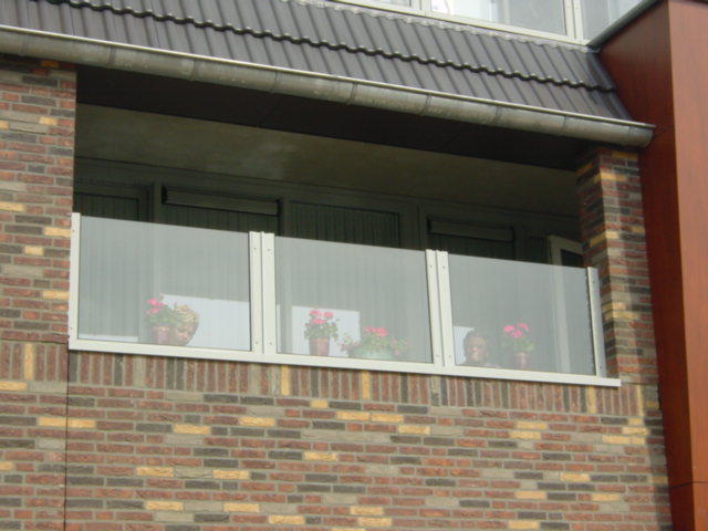 Glashekken-aluminium-balkon-Stamproy-Cepu-Constructions.JPG
