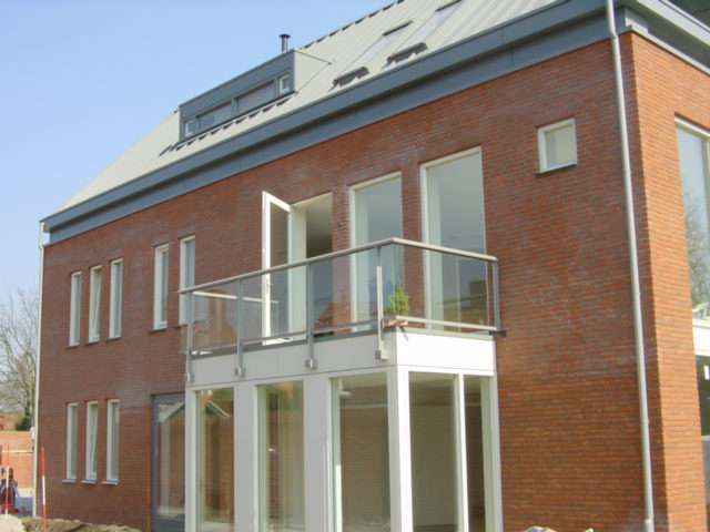 Glazen-balkonhek-Drunen-aluminium-Cepu-Constructions.JPG