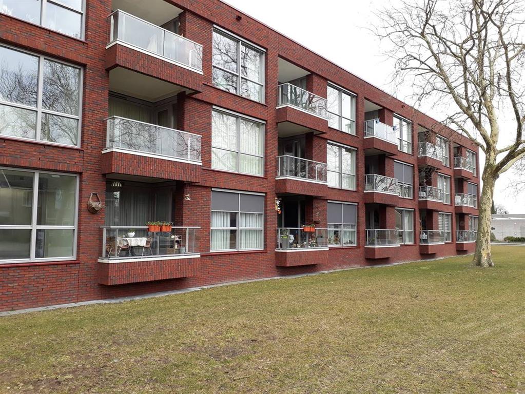 Glazen-balkonhekken-aluminium-transparant-Nieuwkuijk-Uden-Cepu-Constructions.jpg