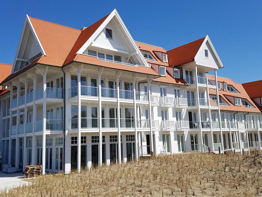 Glazen-balkonhekken-balkonbalustrades-traphekken-uitzicht-zee-kwaliteit-strak-Cadzand-Bad-Cepu-Constructions.jpg