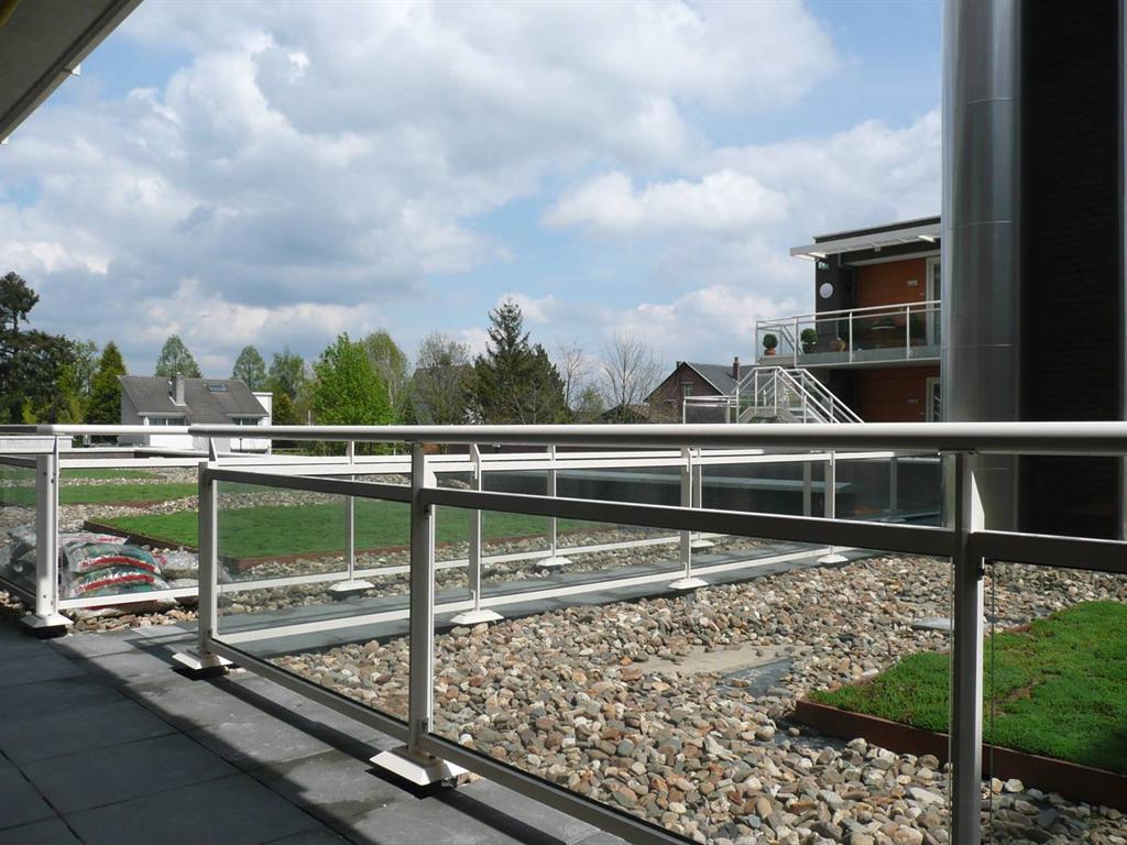 Glazen-balkonhekken-dakterras-aluminium-Woudenberg-Cepu-Constructions.JPG