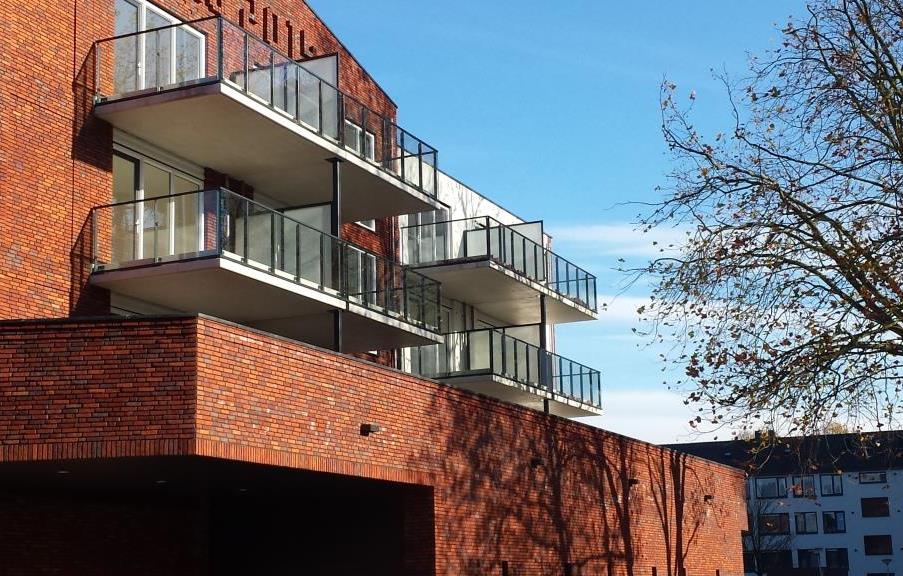 Glazen-balkonhekken-en-privacyschermen-aluminium-Deventer-CEPU-Constructions.jpg