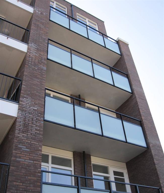 Hekwerken-balkon-glas-spijlenhekken-Amersfoort-Cepu-Constructions-Nieuwkuijk.jpg