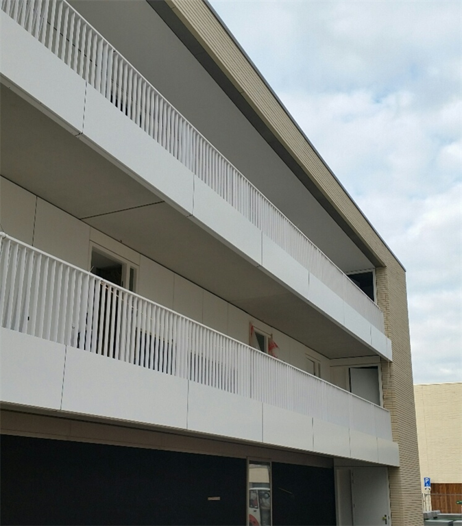Lamellenhekken-balkon-aluminium-Breda-Cepu-Constructions.png
