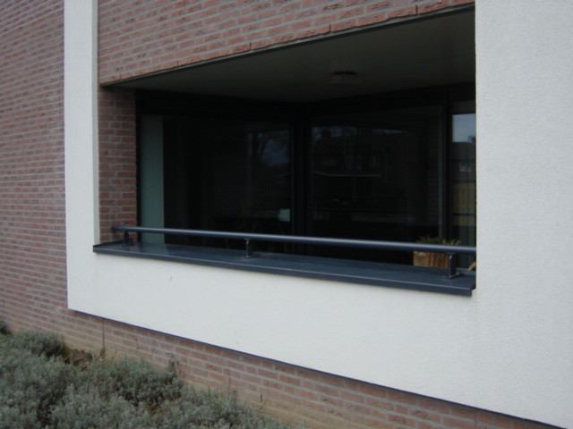 Leuning-op-borstwering-balkon-CEPU-aluminium.JPG