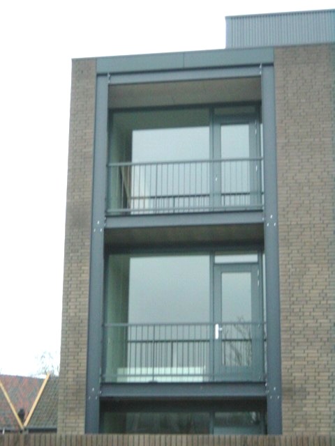 Spijlen-balkonhekken-aluminium-Veghel-Cepu-Constructions.JPG