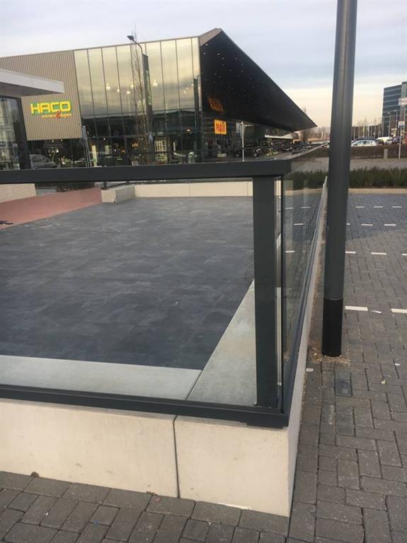 Terrasscherm-Glazen-Aluminium-Maatwerk-Poedercoating-Hertogenbosch-Cepu-Constructions.jpg